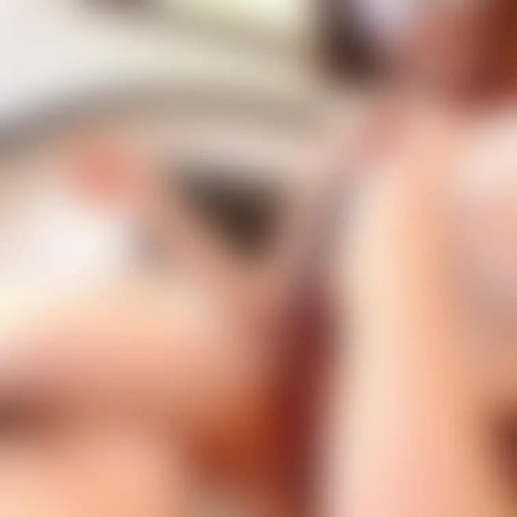 元グラビアアイドルの娘と昼から汗だくでセックスするのが同人AV監督のお仕事です。俺「あぁイキそうッ1万で中出ししていい？