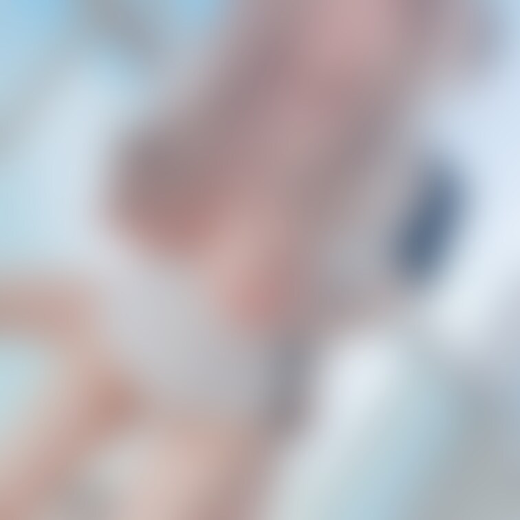バルコニーで見せつけエッチ💗
後ろからおかしくなるくらいおまんこ突かれた🥺💗