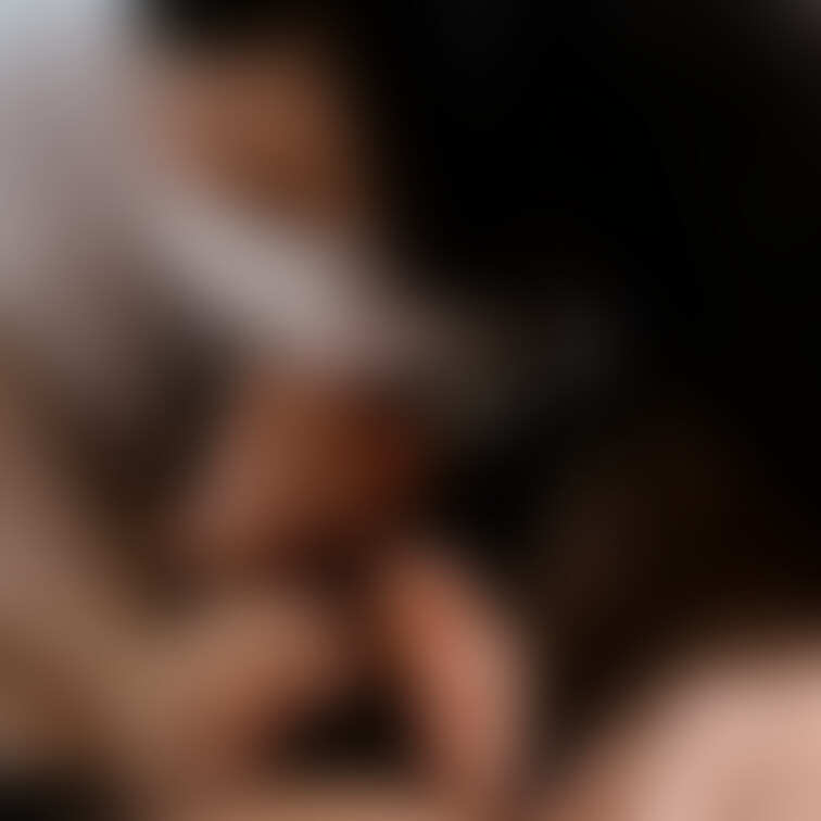 初めて舐めながら足コキしたら、体が硬すぎて必死でした😂


I got a footjob while licki