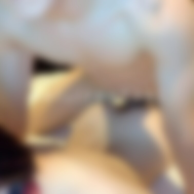 仕事の疲れも溜まっていたのか、寝バックで奥に当ててあげると溶けてました
耳舐めするとわかりやすく善がりまくりで、締まり
