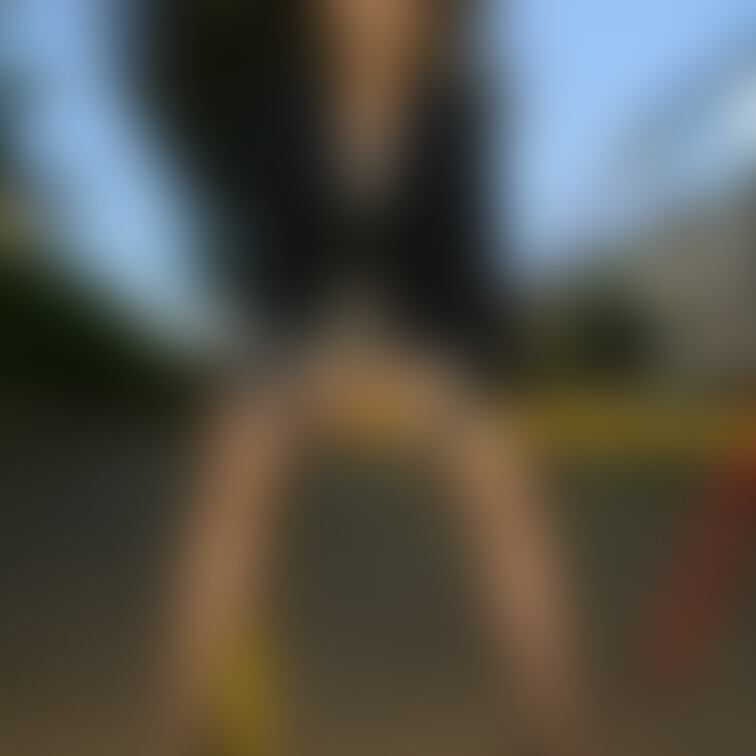 公園でみせるって背徳感すごいです…。
ゾクゾクした方はコメントお待ちしてます✵