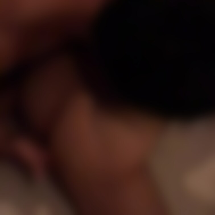 単独男性に四つん這いで手マンされる妻。最高にいやらしい妻です。