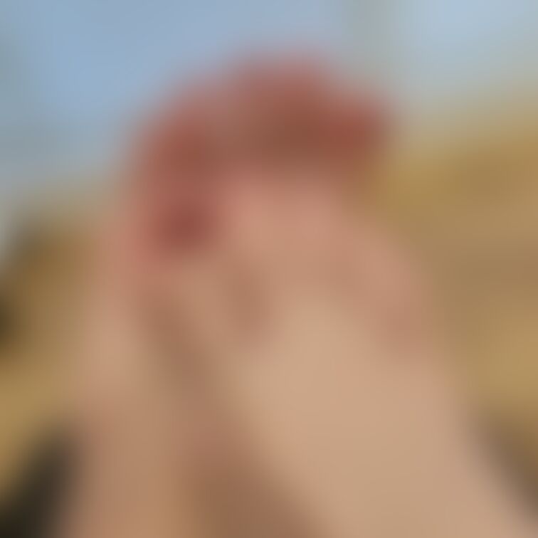今回もmyfans有料登録の方限定で、ネイルの先行公開です❤
春っぽいネイルにしました😍
最後の写真はサービスショッ