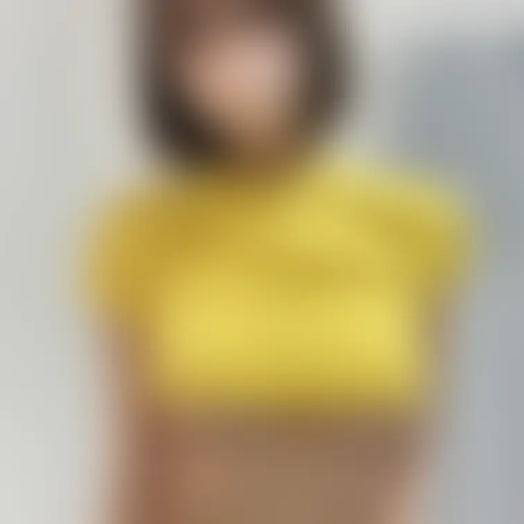 小さいティシャツ着るだけでセクシーな感じになります😳