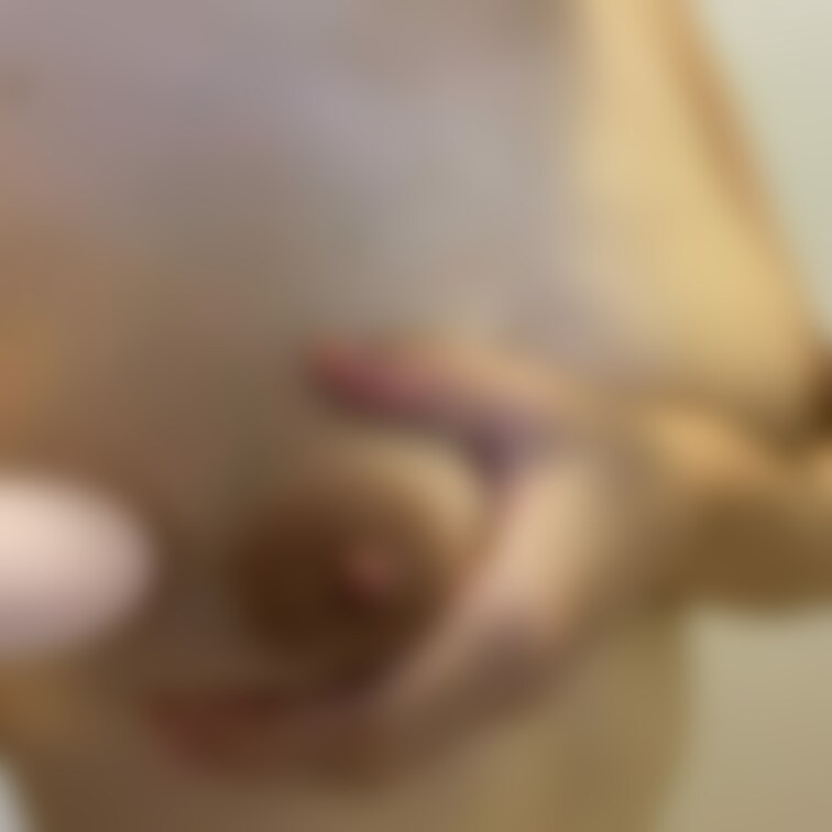 バイブで乳首突っつきながら、棒で乳首こすられてるのを想像してる🥺
そしたら、乳首から○○○乳が出てくるの～！！
見て