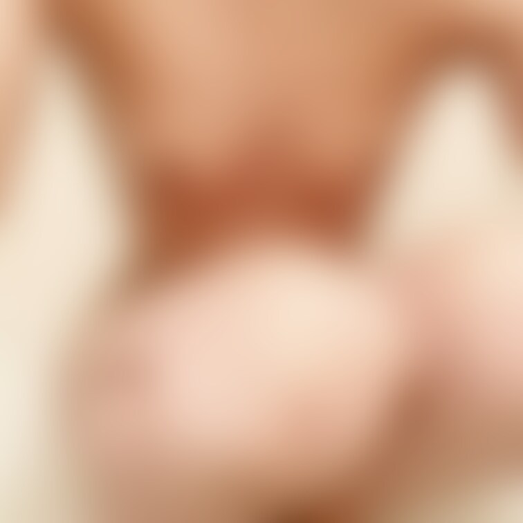お風呂で撮ってるとつい触りたくなっちゃうの