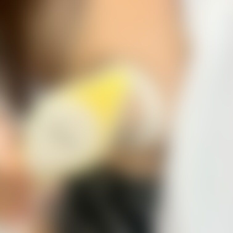 搾乳中に少しだけ見えちゃってる写真です💞