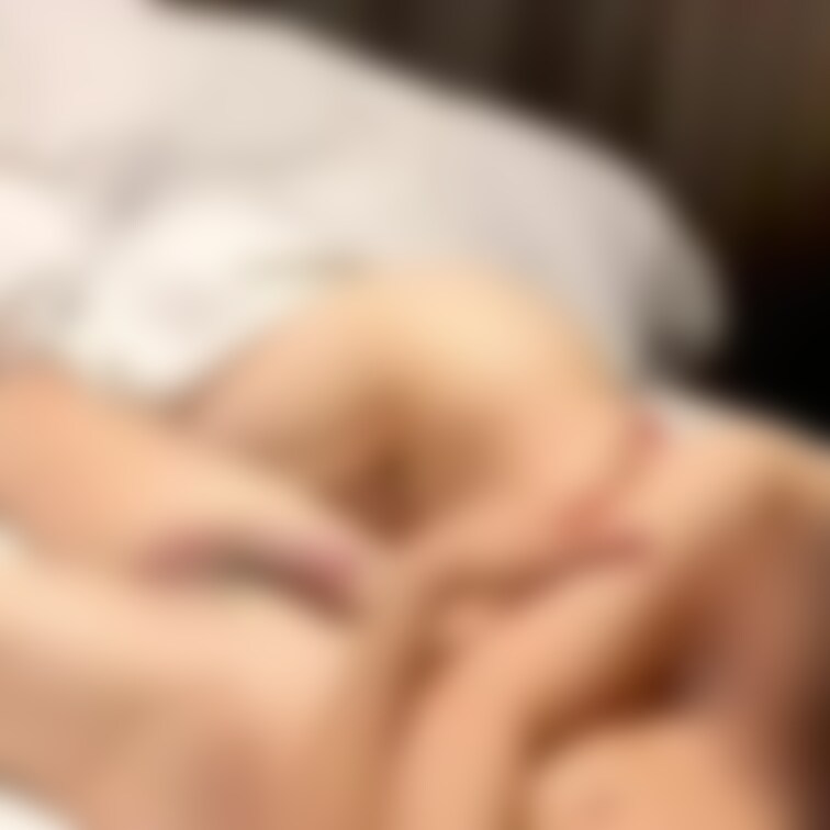 あの敏感女子と約2ヶ月ぶりに…
 
久々に会うと緊張してエロスイッチがなかなかONにならない彼女。 
チロチロ舐め