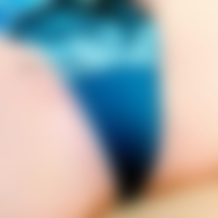 おはよー💕
上のお孫ちゃんの手足口病が下の子(4ヶ月)にうつってミルク全く飲めなくなり入院に😭
昨日、一昨日と救急外