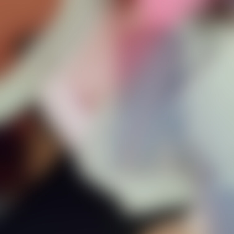 揉んでくれますか？🌷

よかったらコメントくれると嬉しいです♪