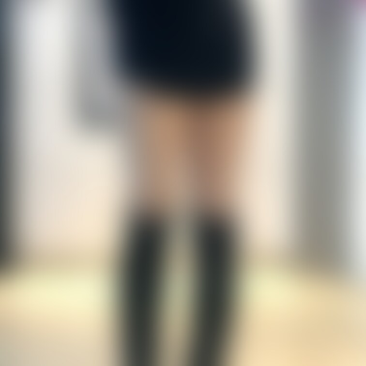 お気に入りの限界ミニ丈タイトワンピースです！
この丈でも絶対に安全パンツを履かないで外出しています。