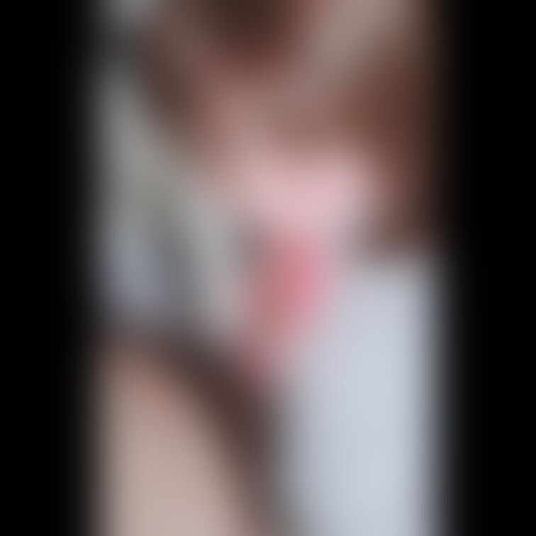 お口で気持ちよくしてあげるね💓？
動画見たい人はいいねとフォローして待っててね💓