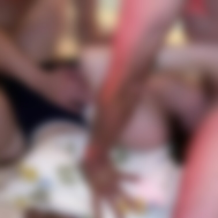 上下の口に旦那以外のちん○を突っ込まれてここまで乳首をピンピンにしてしまういけない人妻です。それが❤なんですけど。
#