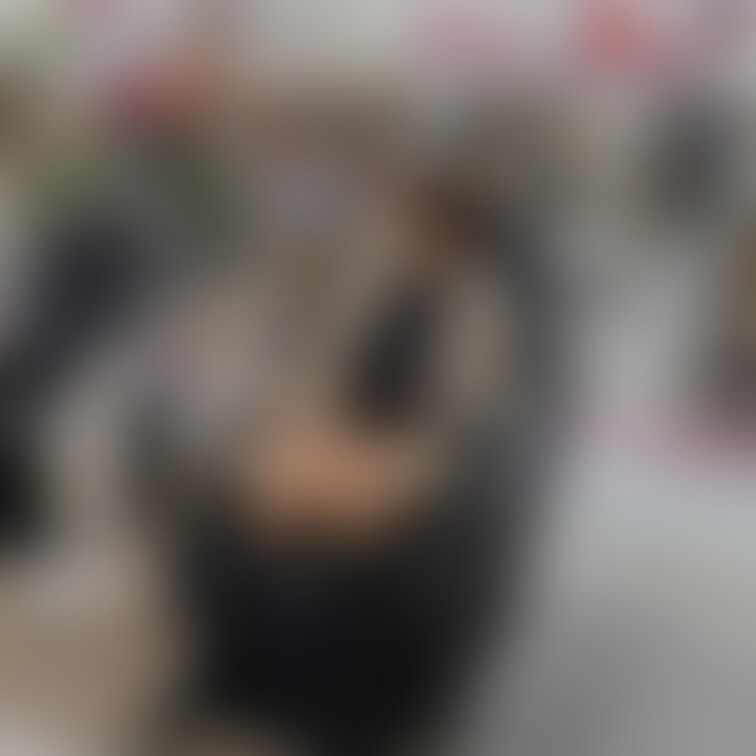 こんばんは!
あのミニスカでお店にもやって来ちゃいました🫣マッサージチェアって…なんか卑猥ですね♡