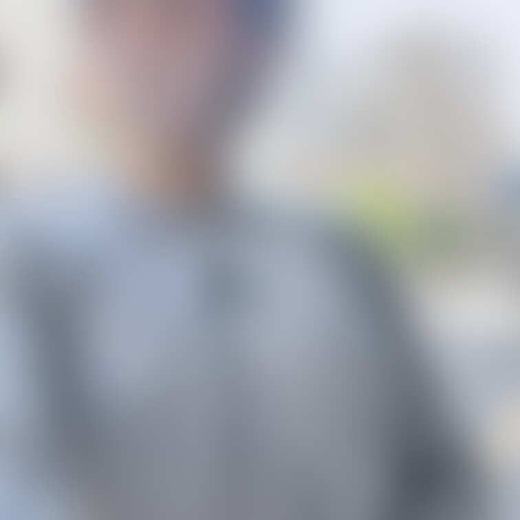 このギャップに興奮しました…スカートの中はこんなことになっていましたから😳店内での露出動画は1ヶ月の期間限定公開にしてア