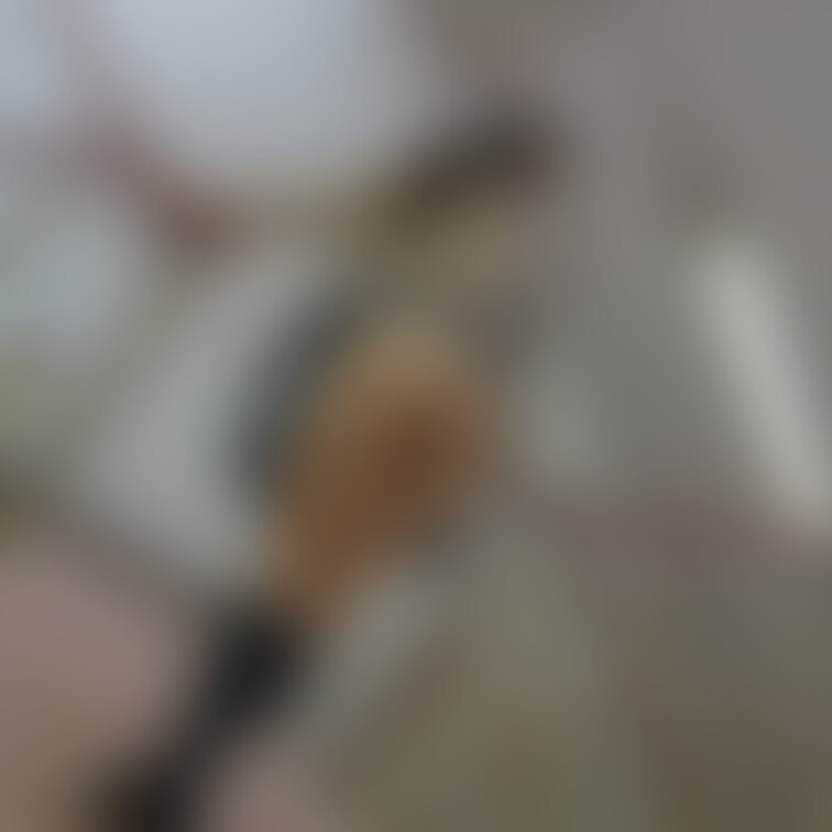 バックも…😳
パンティー履いてるからまだ大丈夫かな?と思う部分はありますが、ラストの写真はありえない位置におもちゃ…遠