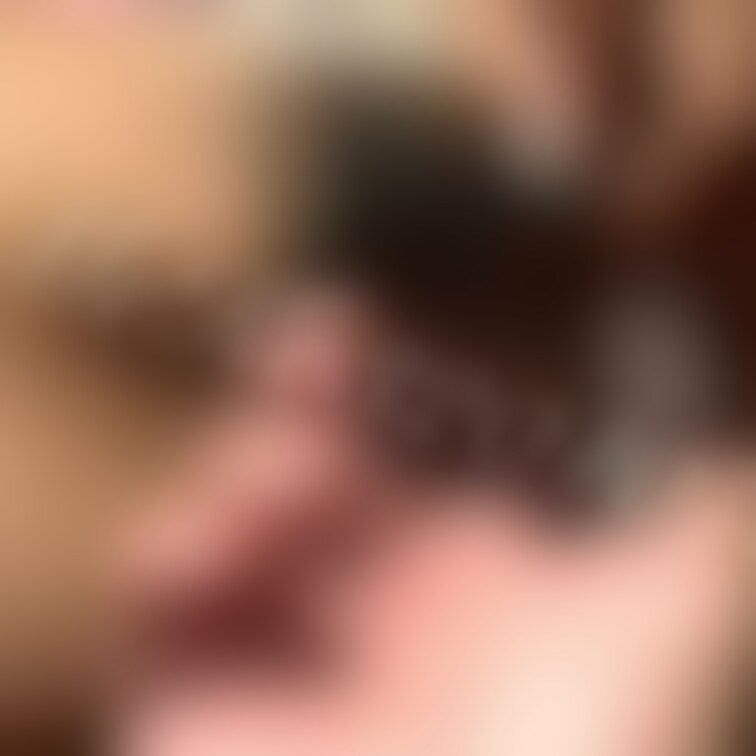 先日下着をもらって頂いた方に、お送りする前に追い汚しした動画です🤭💕
旦那さんに指入れされ、濡れ濡れになったアソコに下