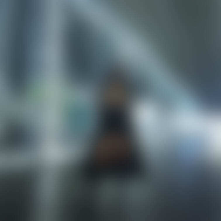 実は周囲はガラス張りでどこから誰が見ているのか実はよく分からないんですよね💦
とりあえず、すれ違う人や他に見学している