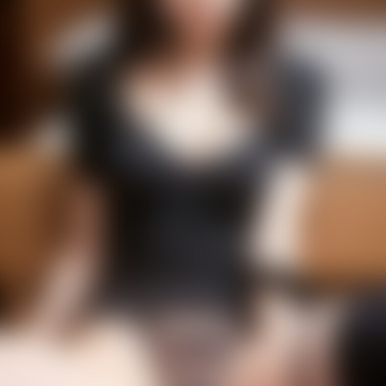 ちょい若見えの女の子