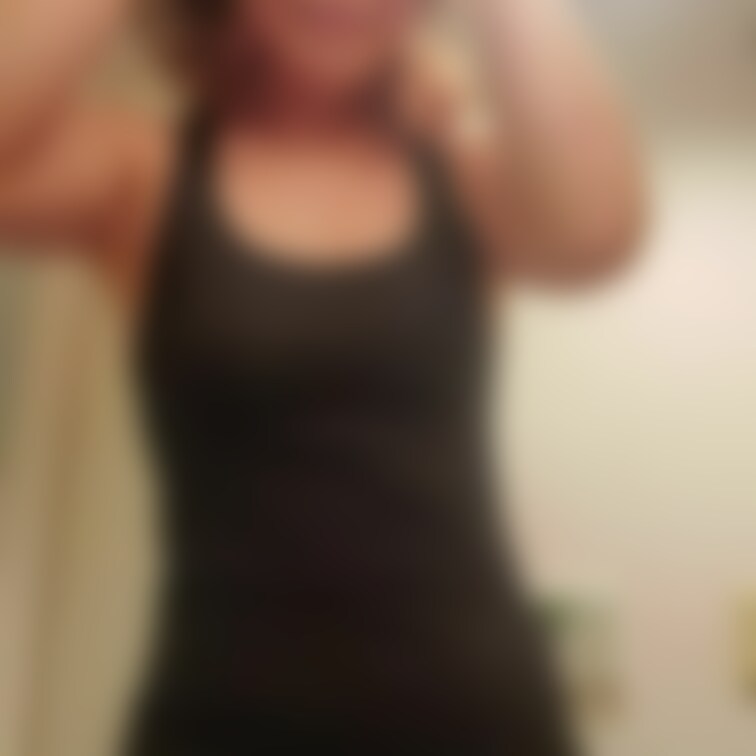 あれ？
あれあれ？
パンツ履いてなかった？

タイツに愛液ついたみたい😂
におい嗅いだら興奮しちゃうね😁