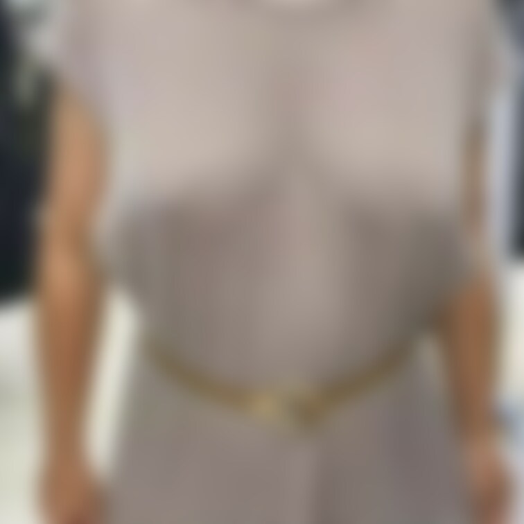 店内散歩です。画像では少しわかりづらいかもしれないですが、現場ではかなりスケスケで付きまとわれてしまいました（笑）