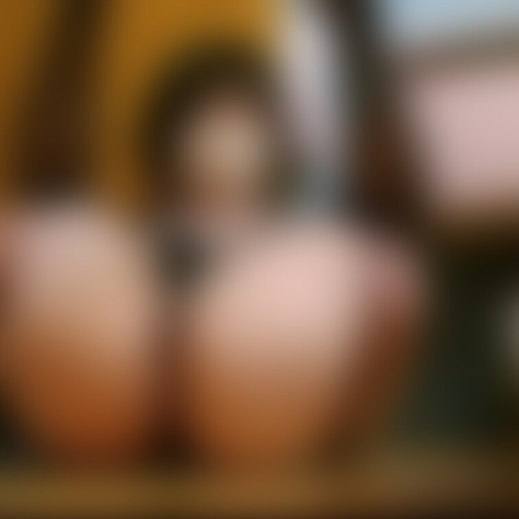 いやらしいポーズを模索しています🥺♥
どうしたらいいの？