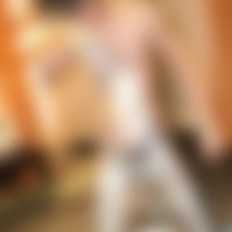 【あのイケメンモデルが銀粉体験】
イケメンビデオモデルが銀粉まみれになってくれました!銀粉を全身に塗るとやっぱり気分