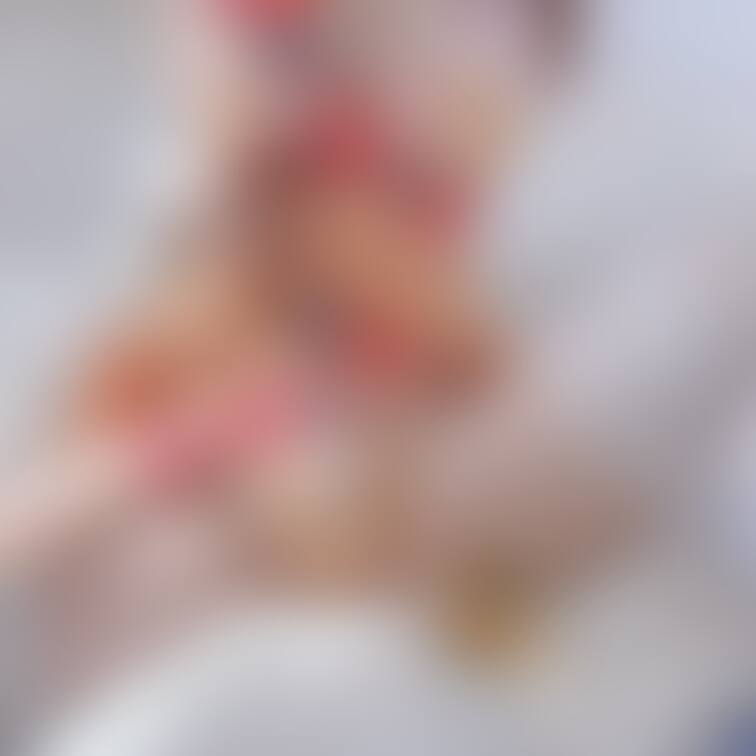 今日は香りの日との事で、一番見た目でいい匂いしそうな下着をチョイスしてみました🌸