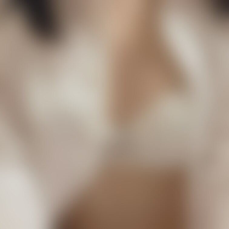 バイト終わりの白シャツ♡