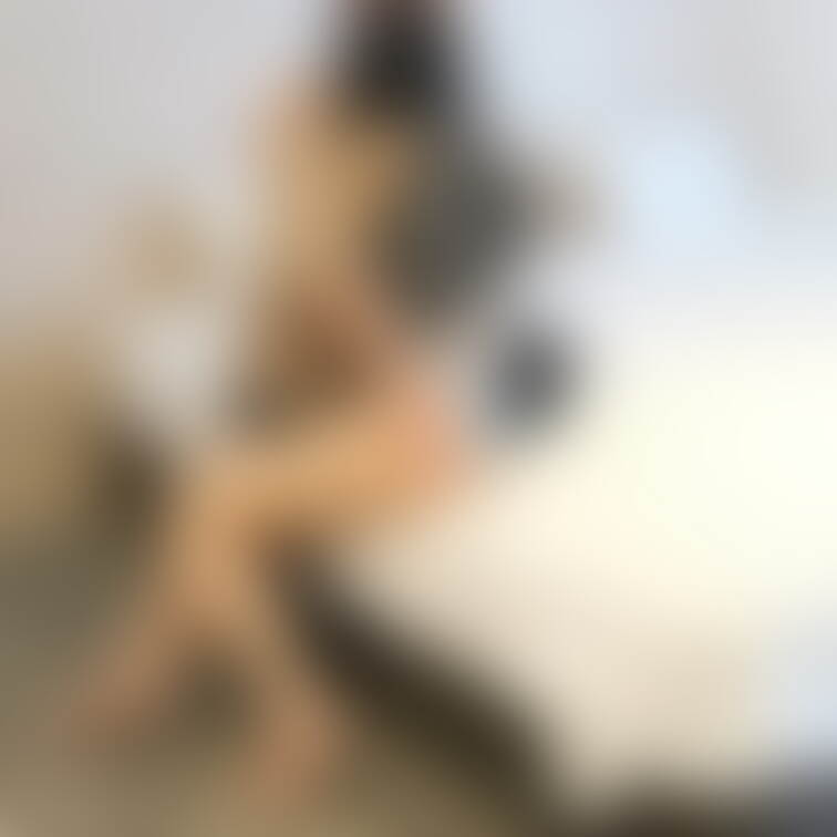 2人目の寝取られ写真続き
白い肌にこの下着がよく似合っていると思うのは旦那だけでしょうか。