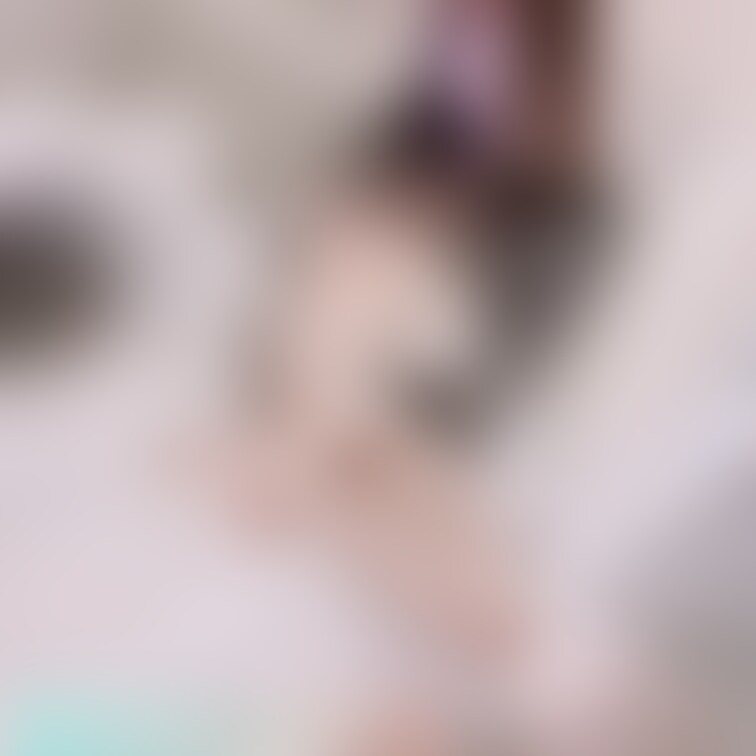 〜吉岡里帆に激似美人　ロケット放尿〜
あの人気女優の吉岡里帆に激似！！
少し似ているとかではなく本当に似ています。