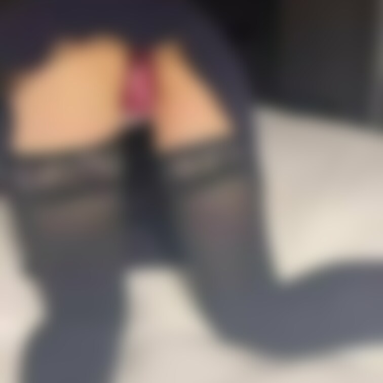 前回の続きがあったので♡
部屋に着いてもリモバイ抜いてもらえなくて、また気持ち良くなっちゃった♡