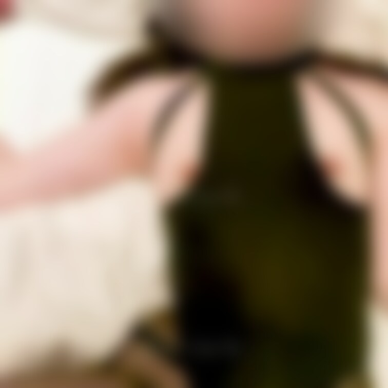 欲望まみれの元アイドル💋黒のえちえちなコスプレ💕早く入れてほしい
生でやるとびちょびちょになっちゃう
