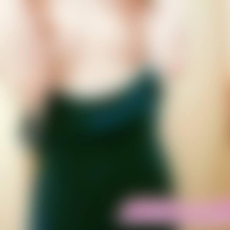 スク水って恥ずかしいですよね。。
あい、似合うかな？🫠