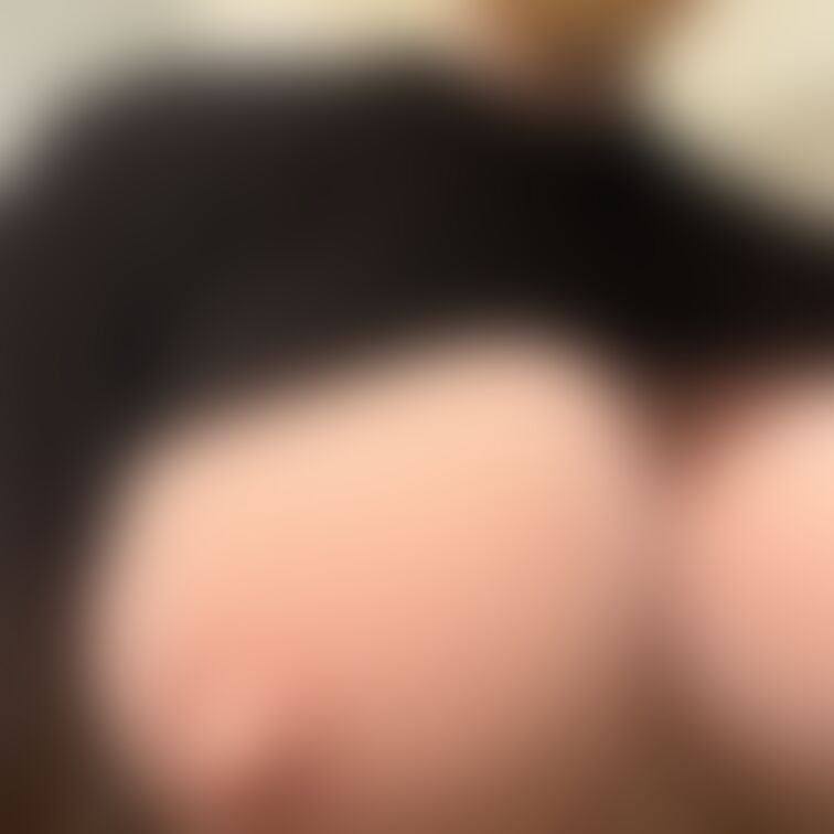 リクエストもらってた、乳首のドアップ写真をお宝画像にあげました🩷
乳首のぷつぷつまで見える笑
この胸上までし