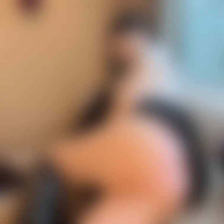 ミニスカートを捲って…太もも晒し＆パンツ越しの、アソコ…


パンツ丸出しで…さぁ…どうしたい？わたしの事…