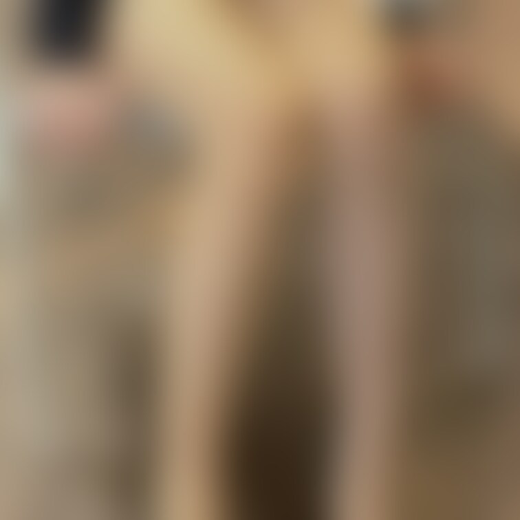 ミニスカスーツパンストOLです!
いつも肌色に近いパンストを履いていますが、黒パンストも履いてもらおうと思っています。