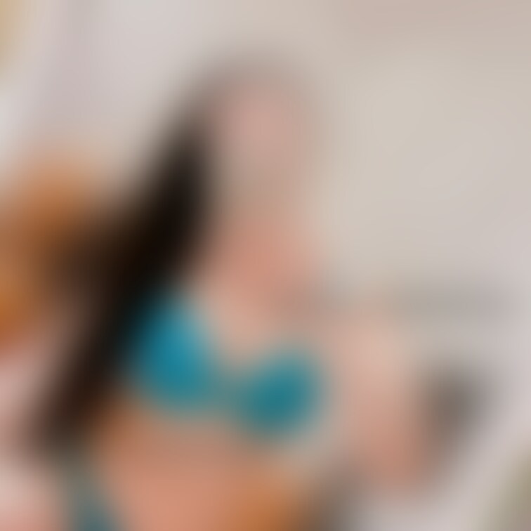 おはよ💕
これから実家に帰りまーす🥰
1泊してくるよ😌
今夜はママと女子会🍻

この下着かなり愛用してるからブ
