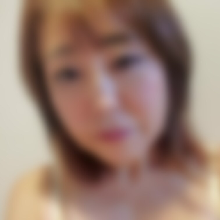 ねえ
ちゅーしようよ😚💓💓

もっと
私の体を見て👀