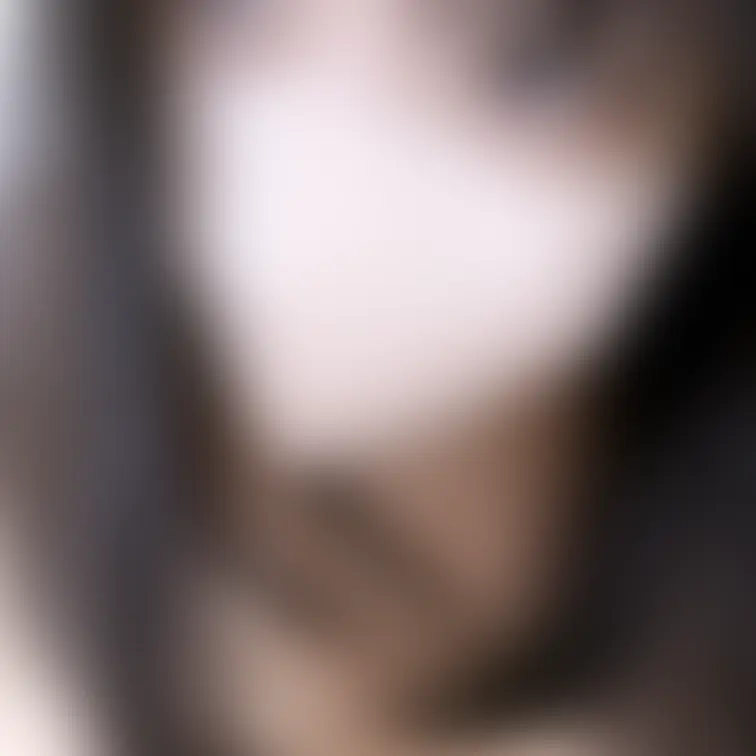 黒髪少女(20歳)全裸オナニー。
生まれたての姿をさらけ出し感度抜群のおまんこを触る清純そうだけどドえろな少女。