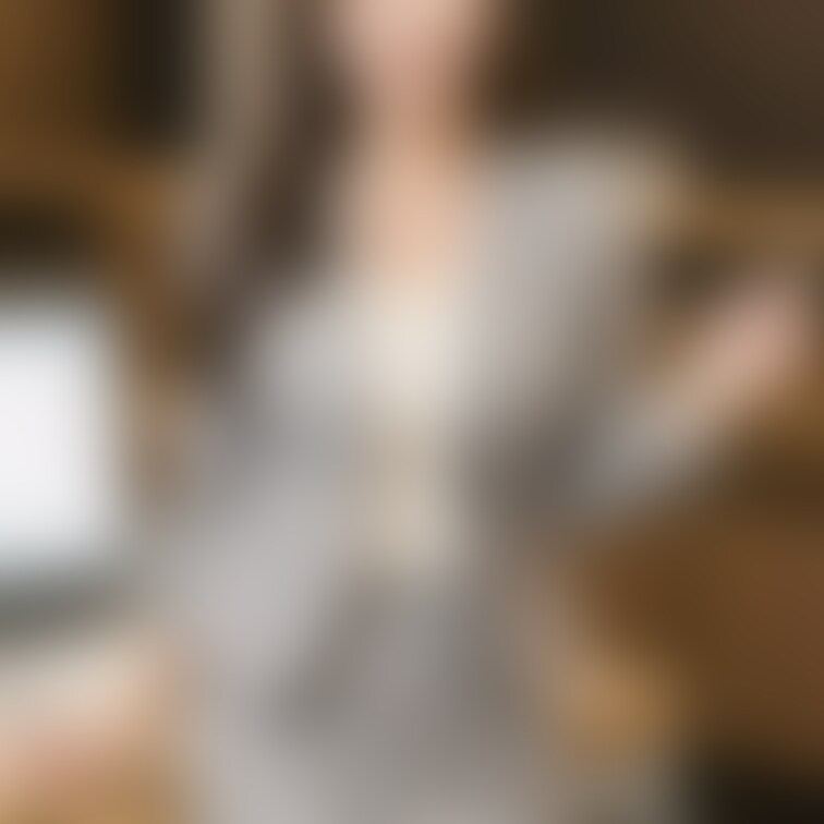 ・名前:高橋香織
・年齢:41歳
・○○○:2人
・得意料理:肉じゃが
・ひとこと:夫とは価値観が合わず、別居を