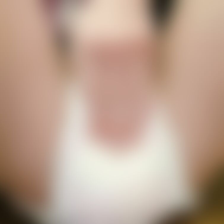 ついには、オムツの吸収帯の部分をムニュ、ムニュ、と揉むたびにエッチな気分に駆られるぱんつちゃん。最後は、お漏らしオムツと