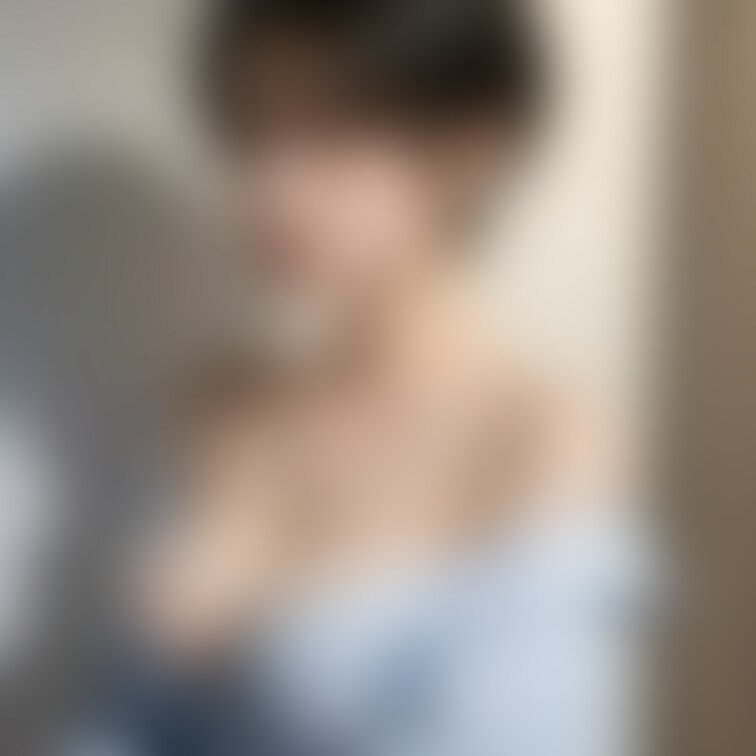 こんな大きいおっぱいじゃ嫌ですか？
いっぱい見てね♡