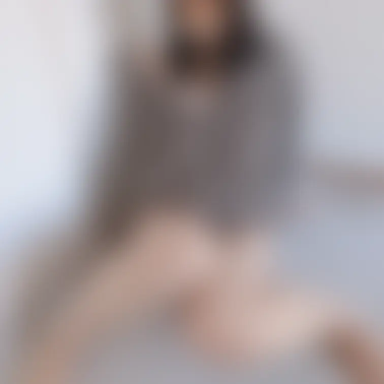 もこもこ上着✕モチモチの妊婦🤰
上着の中身は…??🦊♡