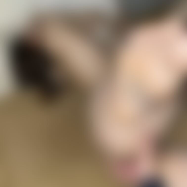 手マン(二穴)でイかされる淫乱ペットです