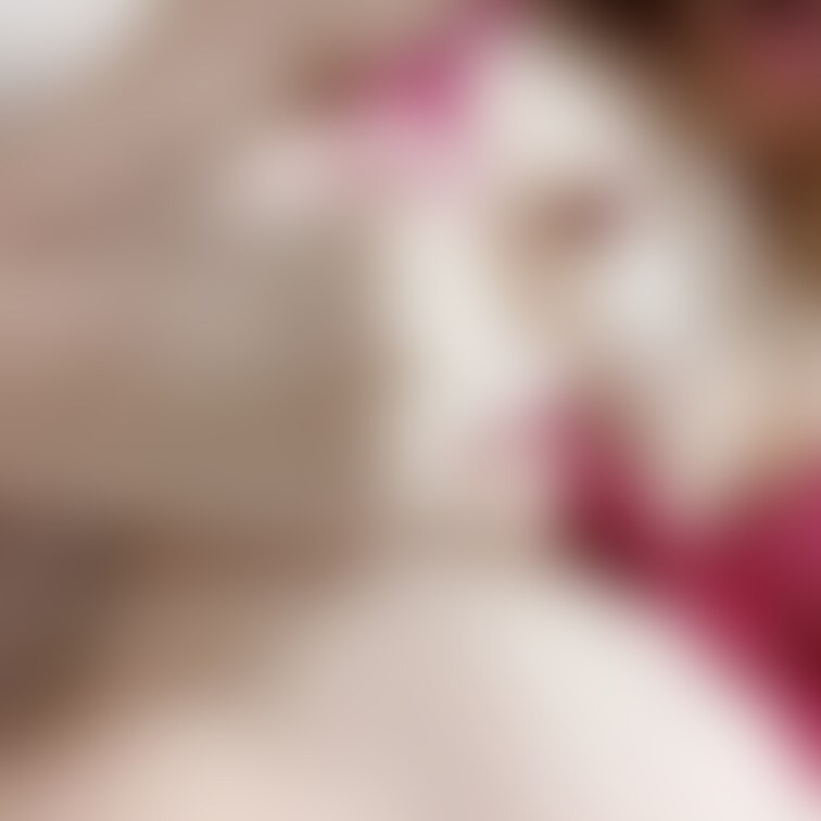 🌺Smileぷらん🌺

すーぐビンビンに勃ってビンビンになっちゃう🍭乳首( ´艸`)♡コロコロする？ちゅぱちゅぱする