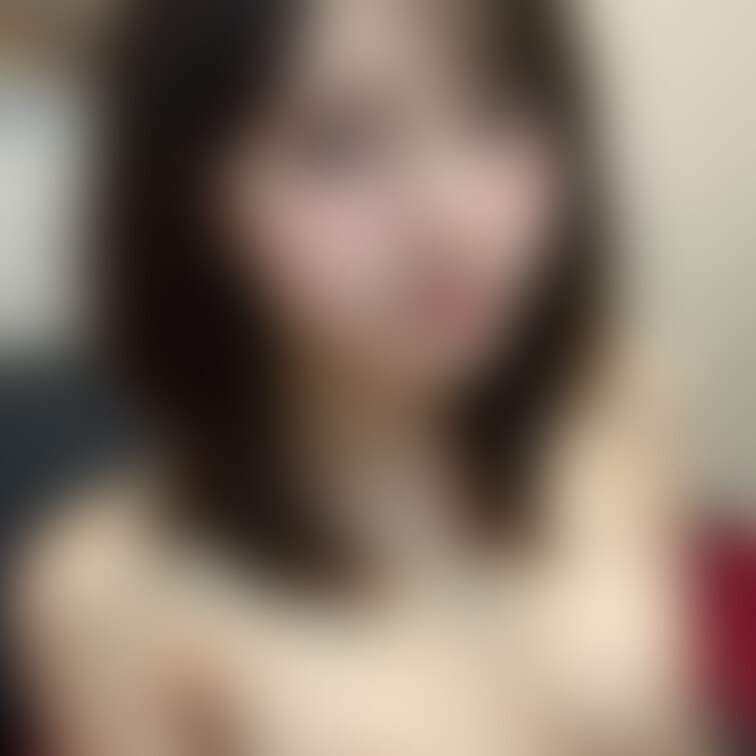20歳/大学生/156cm/49kg/Cカップ 
フィリピンと日本のハーフの子。細身で清楚系。胸はDカップで、お尻もキ