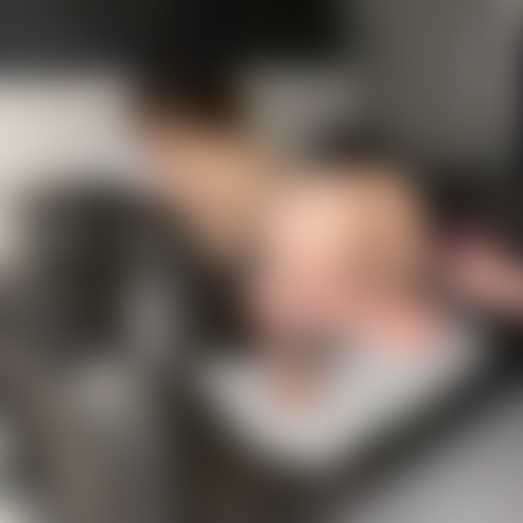 恥ずかしい格好させられておまんこがぐちょぐちょ🙈💓
こんな私は嫌いですか？🥺🥺