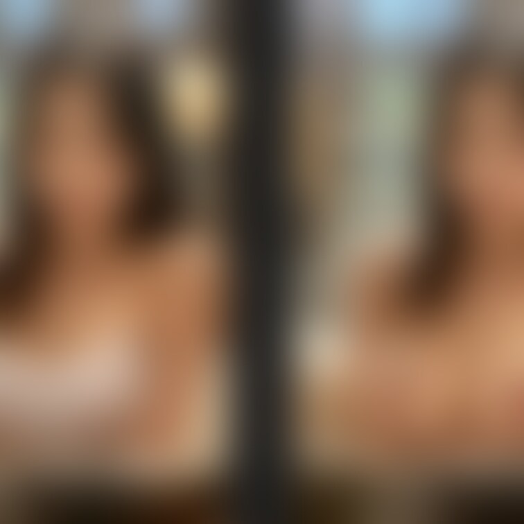 着衣と脱衣を並べた画像です。画像№303