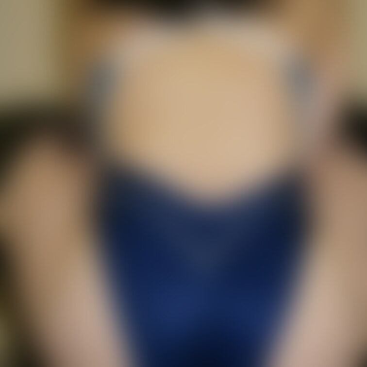 夜中に競泳水着姿でお散歩パート３
興奮して乳首も勃起してチクポチ状態♡
最後は女子禁断のあの場所へ。。。